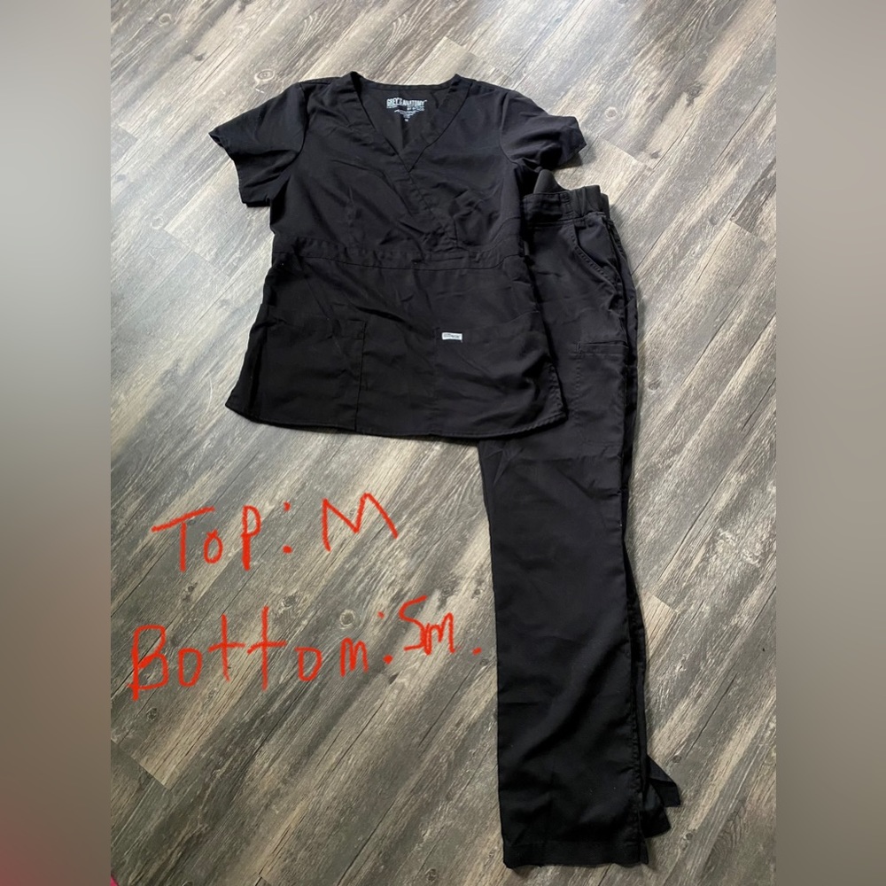 Grays Anatomy Scrub Set (Top: Medium, Bottom: Small)